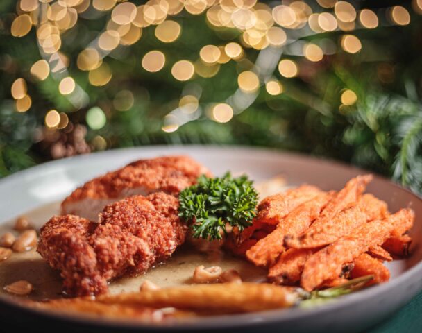 Crispy chicken, peanut, patates douces et carottes