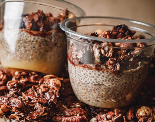 Chia poire, amande, granola au chocolat