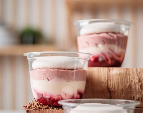 Pavlova cerise griotte