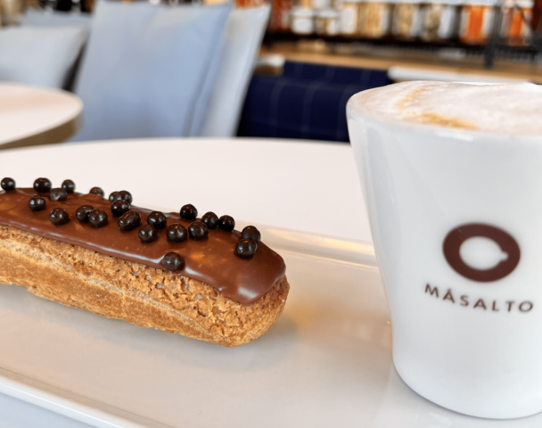 Éclair au chocolat