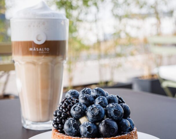 Tarte chiboust myrtilles & mûres