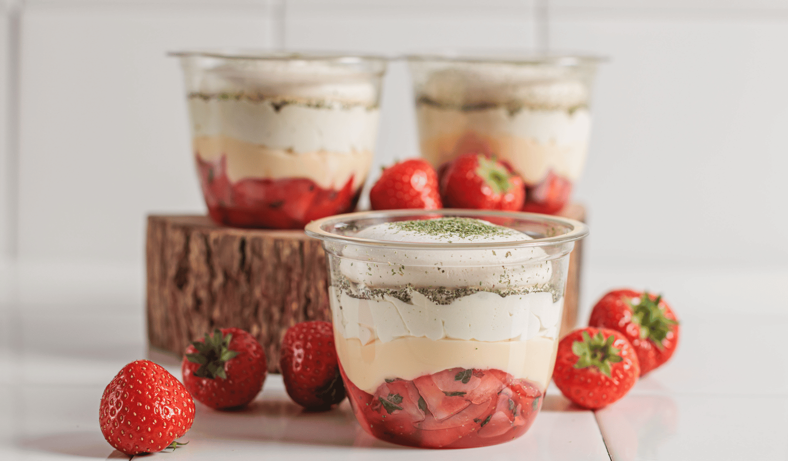 Pavlova fraise, citron, menthe