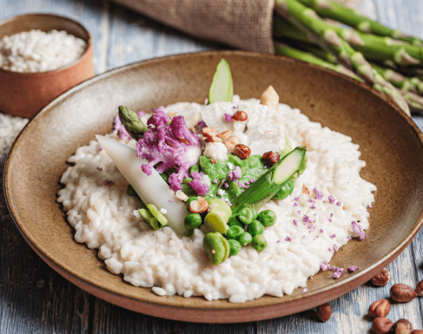 Risotto d'asperges blanches, purée de petits pois, brocoli, livèche