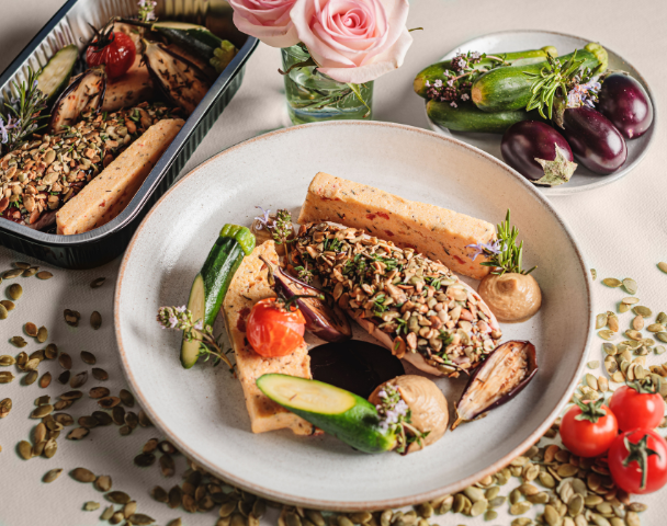 Suprême de poulet jaune et crumble aux herbes